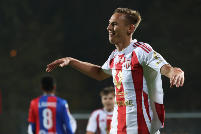 Szok! Legia Warszawa „bardzo zainteresowana” napastnikiem z I ligi