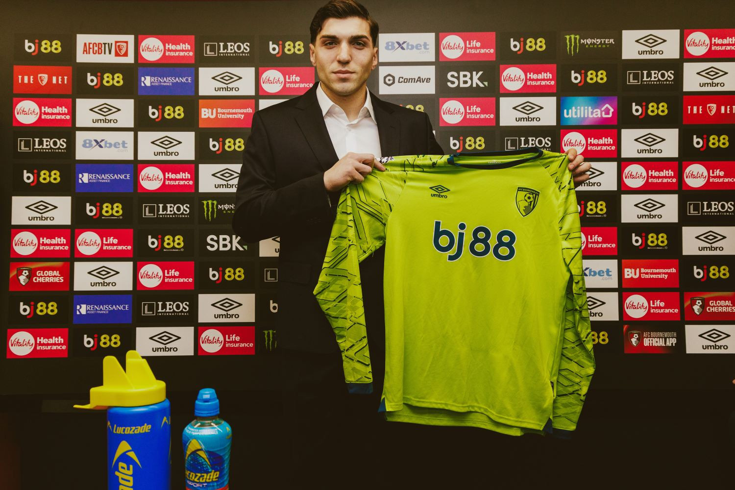 OFICJALNIE: Bournemouth wzmacnia rywalizację w bramce. Tej narodowości w „Wisienkach” jeszcze nie było