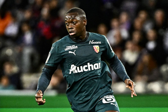 Arka Gdynia z szalonym pomysłem. Złożyła ofertę pomocnikowi z dorobkiem 164 meczów w Ligue 1