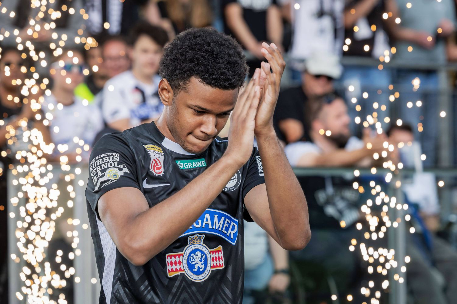 Pogoń Szczecin z jeszcze jednym transferem z zaskoczenia. Sprowadza napastnika za 1,5 miliona euro