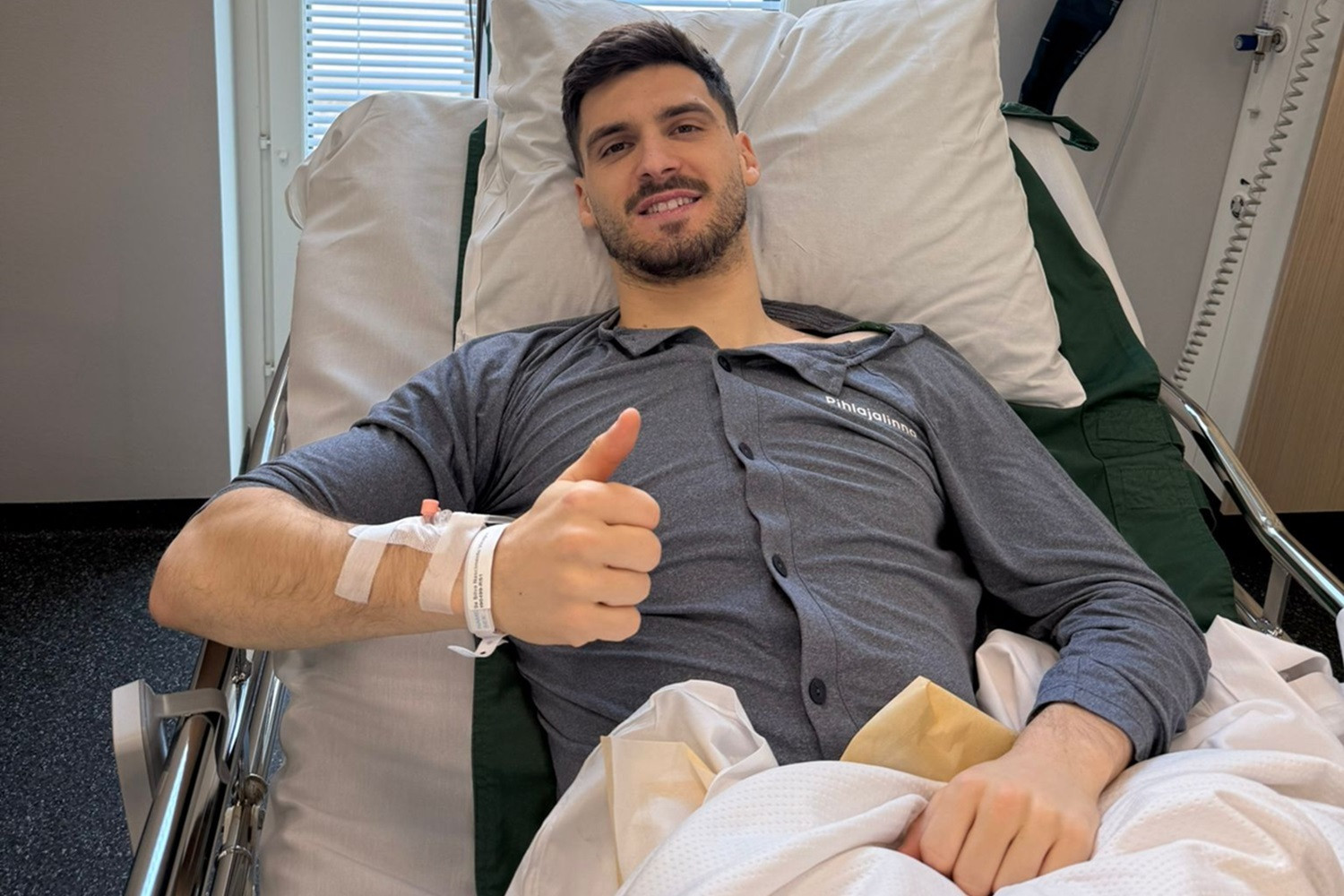 Kłopoty, kłopoty Legii Warszawa. Koniec sezonu dla obrońcy [OFICJALNIE]