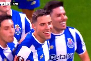 A było tak blisko... Jan Bednarek „okradziony” z premierowego gola w Lidze Europy