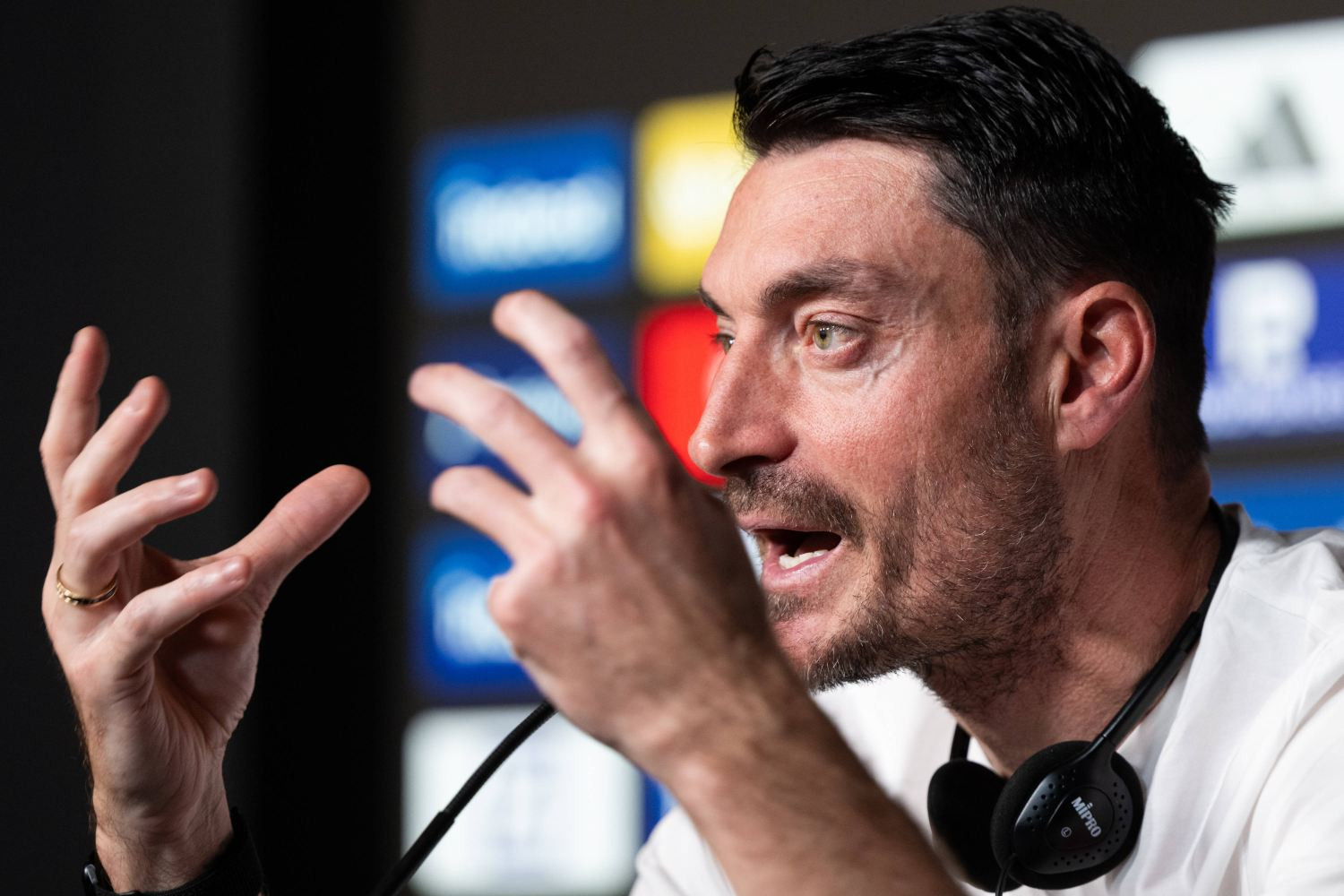 Nowy trener zaskoczył. Eintracht Frankfurt będzie miał sześciu kapitanów