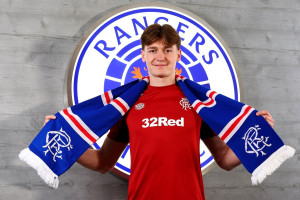 OFICJALNIE: Rangers FC pozyskał napastnika. Rekordowy transfer z trzeciej ligi