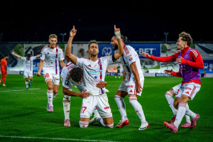 OFICJALNIE: Raków Częstochowa zgłosił kadrę na Ligę Konferencji. Zapadła decyzja w sprawie Leonardo Rochy