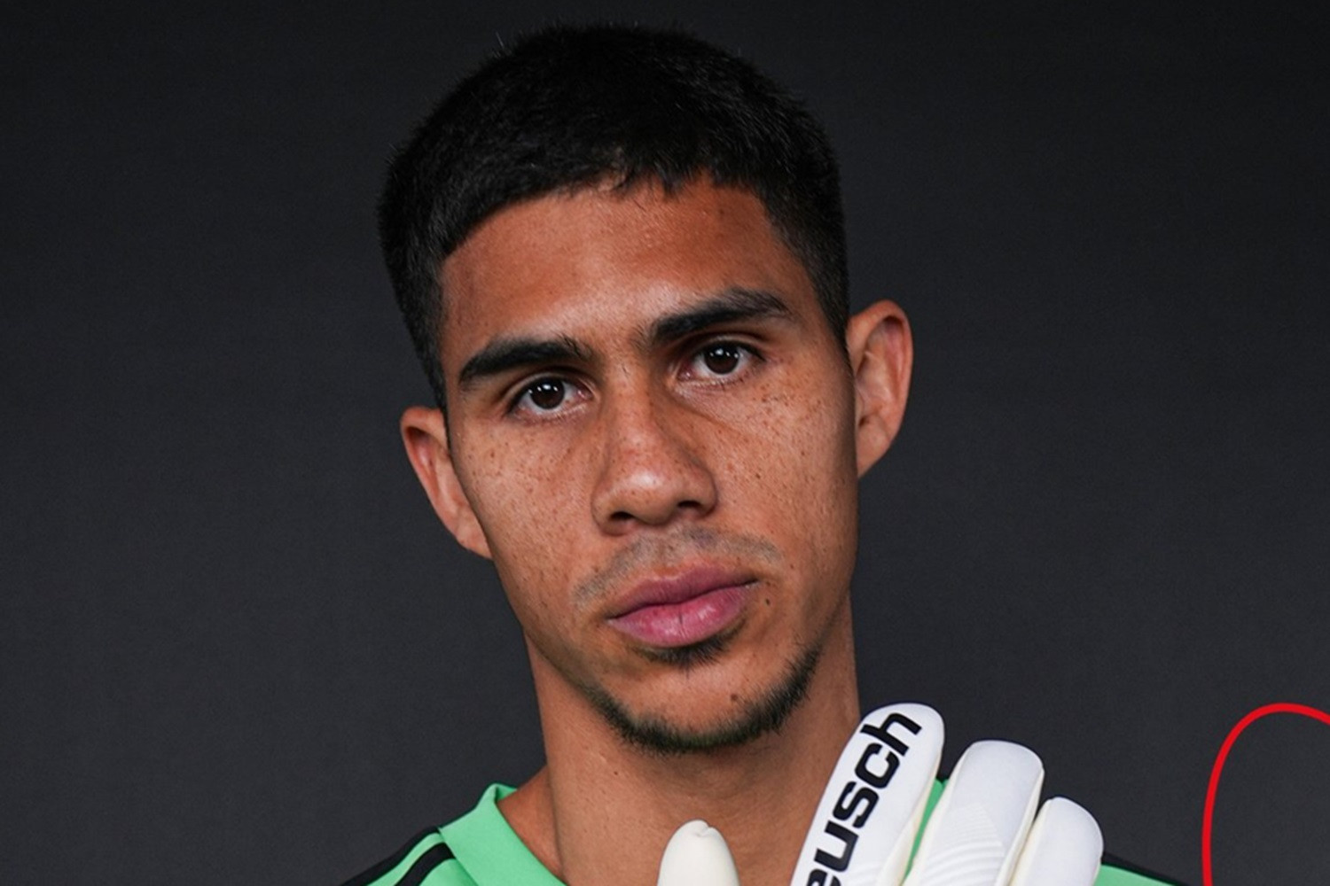 Zero występów w Milanie, zero występów w AS Romie. Następny transfer bramkarza [OFICJALNIE]