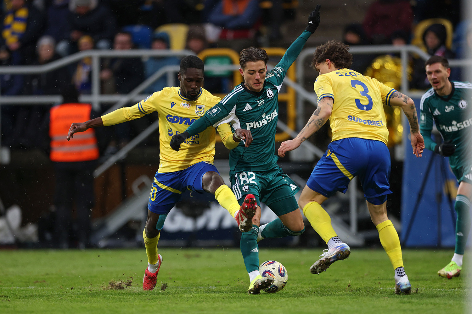 Pierwszy punkt Marka Papszuna w Legii Warszawa. Niespodziewany bohater [WIDEO]