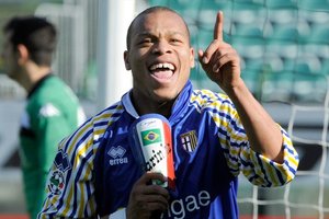 OFICJALNIE: 36-letni Jonathan Biabiany z dziewiątym klubem w karierze