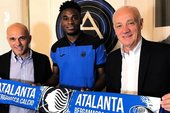 Duván Zapata mógł trafić do Anglii. Rekordowa oferta