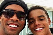 Syn Ronaldinho z pierwszą umową