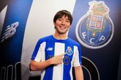 OFICJALNIE: Shōya Nakajima definitywnie odszedł z FC Porto. Transfer najdroższego Japończyka w historii stał się faktem