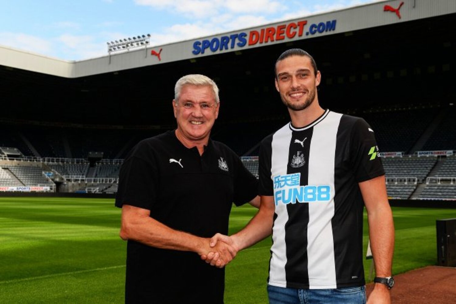 OFICJALNIE: Powrót syna marnotrawnego. Carroll ponownie w Newcastle