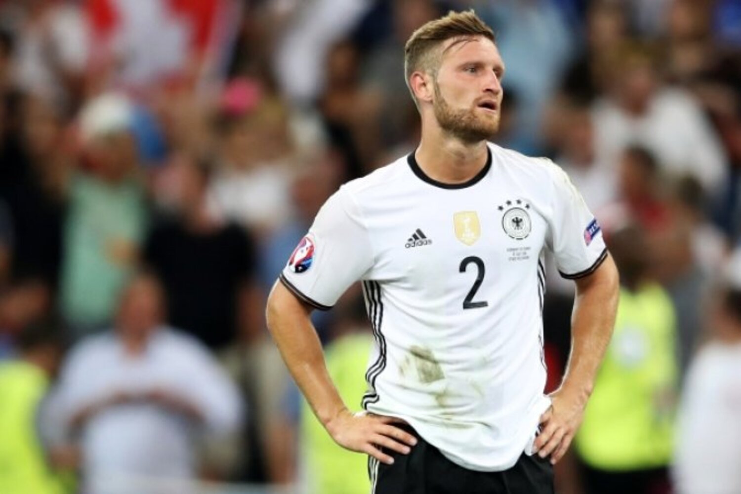 Mustafi może opuścić Arsenal. Chce go Roma