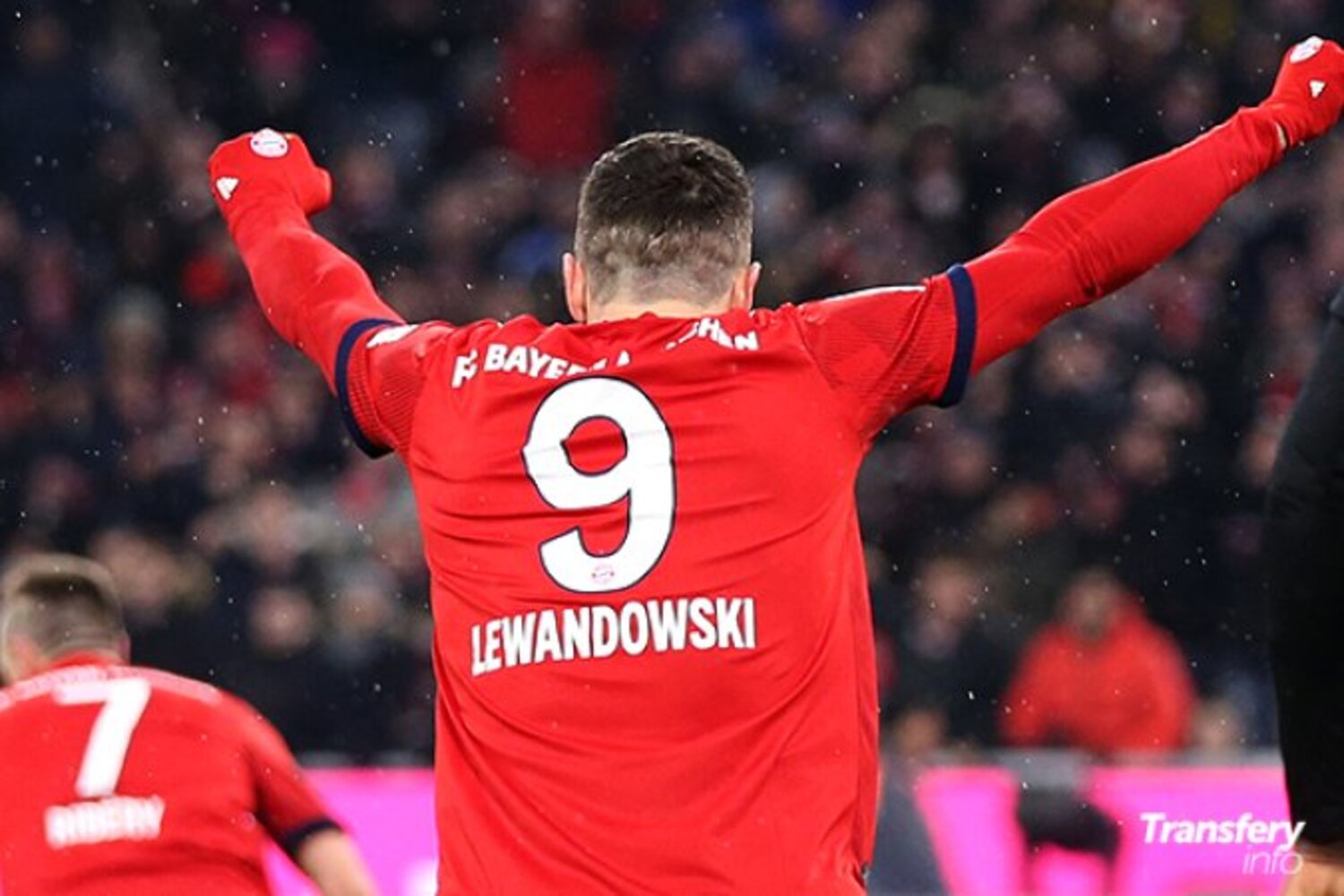 Lewandowski poprawił jednak jedno osiągnięcie Gerda Müllera. Polak przeszedł do historii Bundesligi