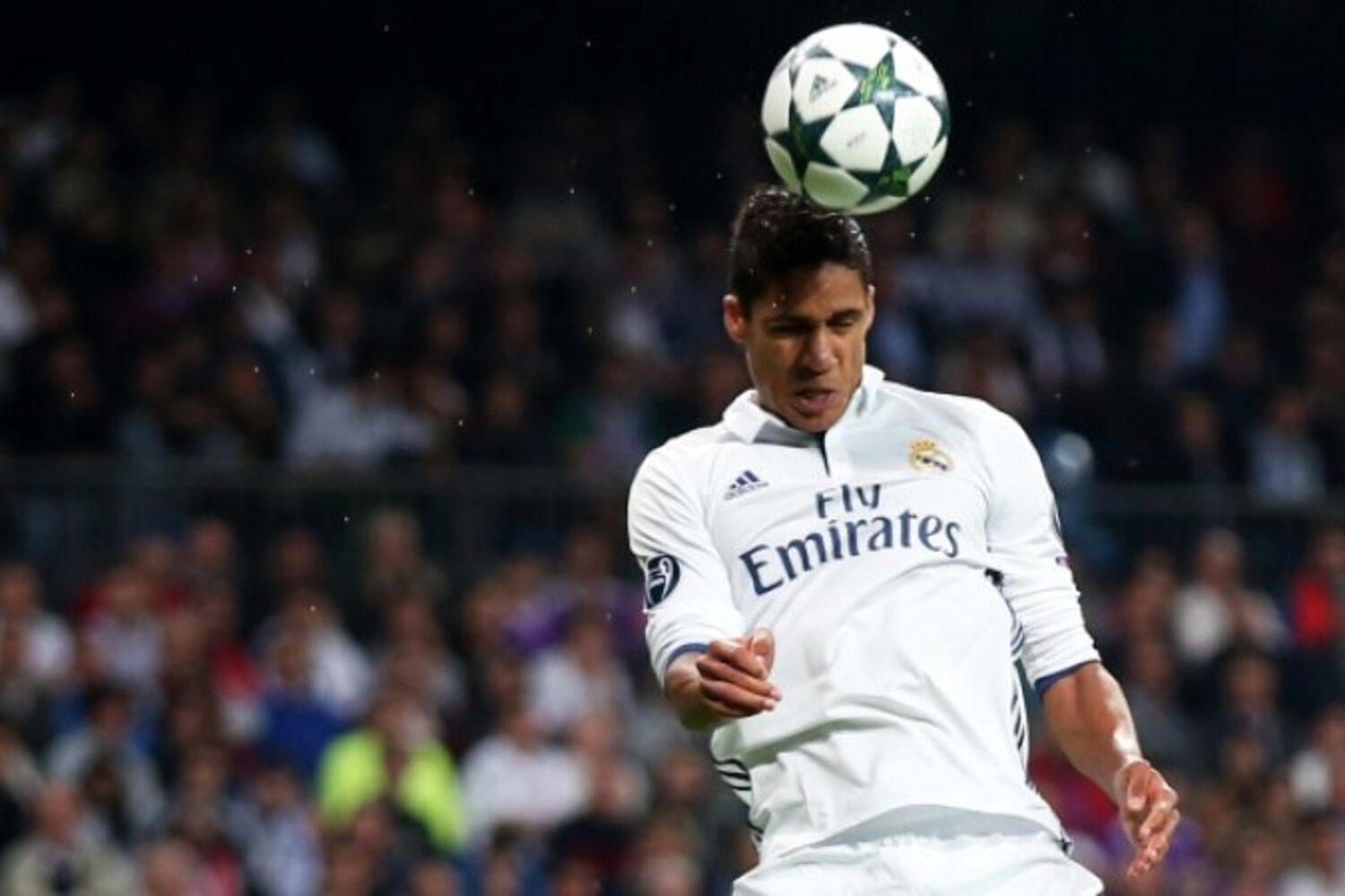 Real Madryt gotów wysłuchać ofert za Raphaëla Varane’a