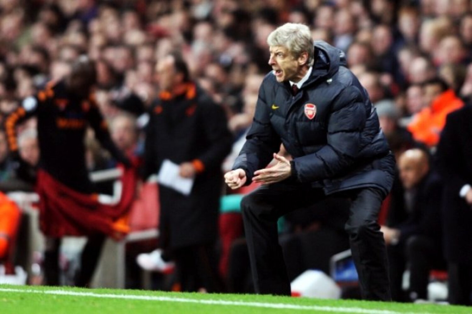 Manchester United: Arsène Wenger zaskakuje. Francuz gotowy objąć klub z Old Trafford!