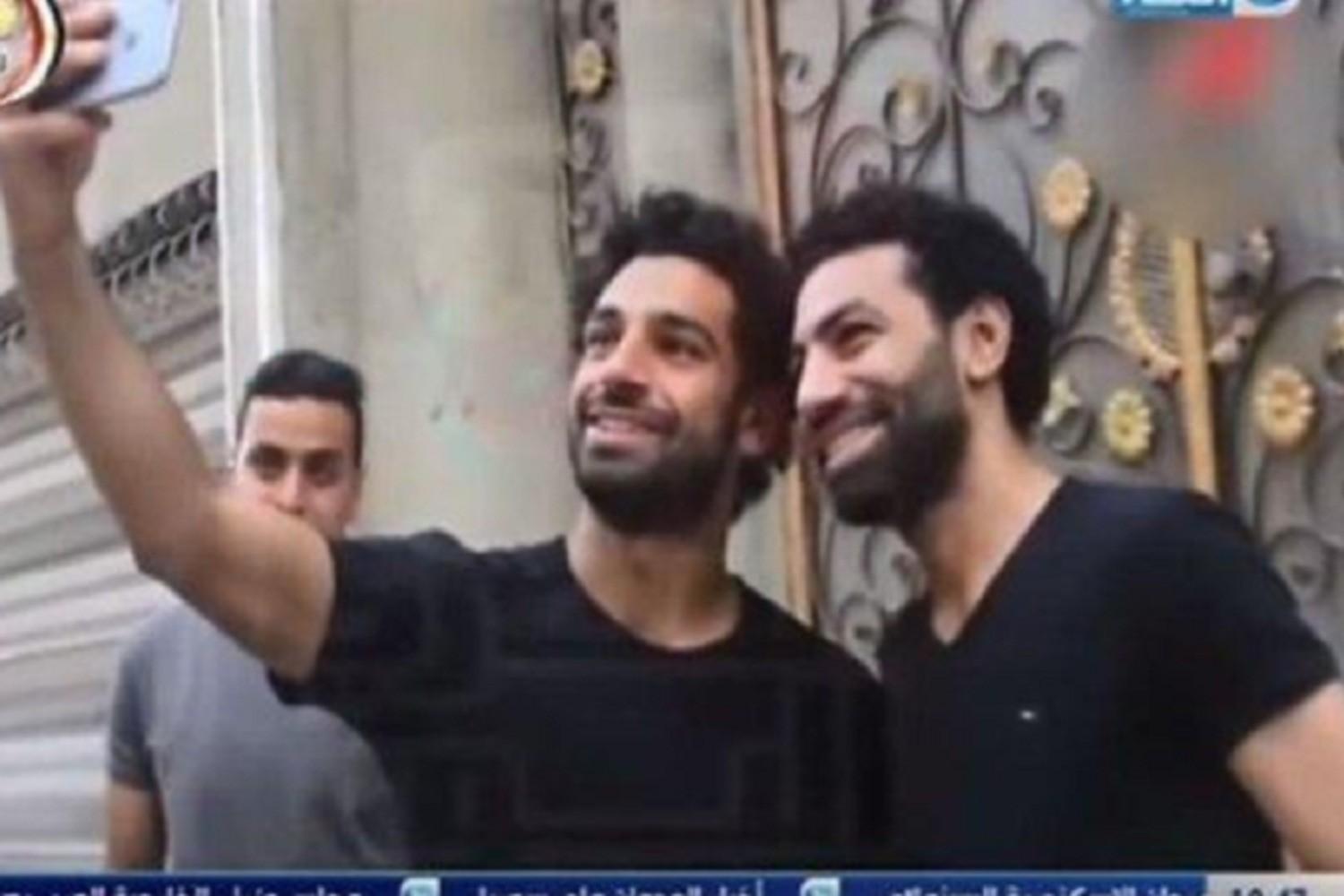 Salah ma sobowtóra, który... występuje za niego w reklamach