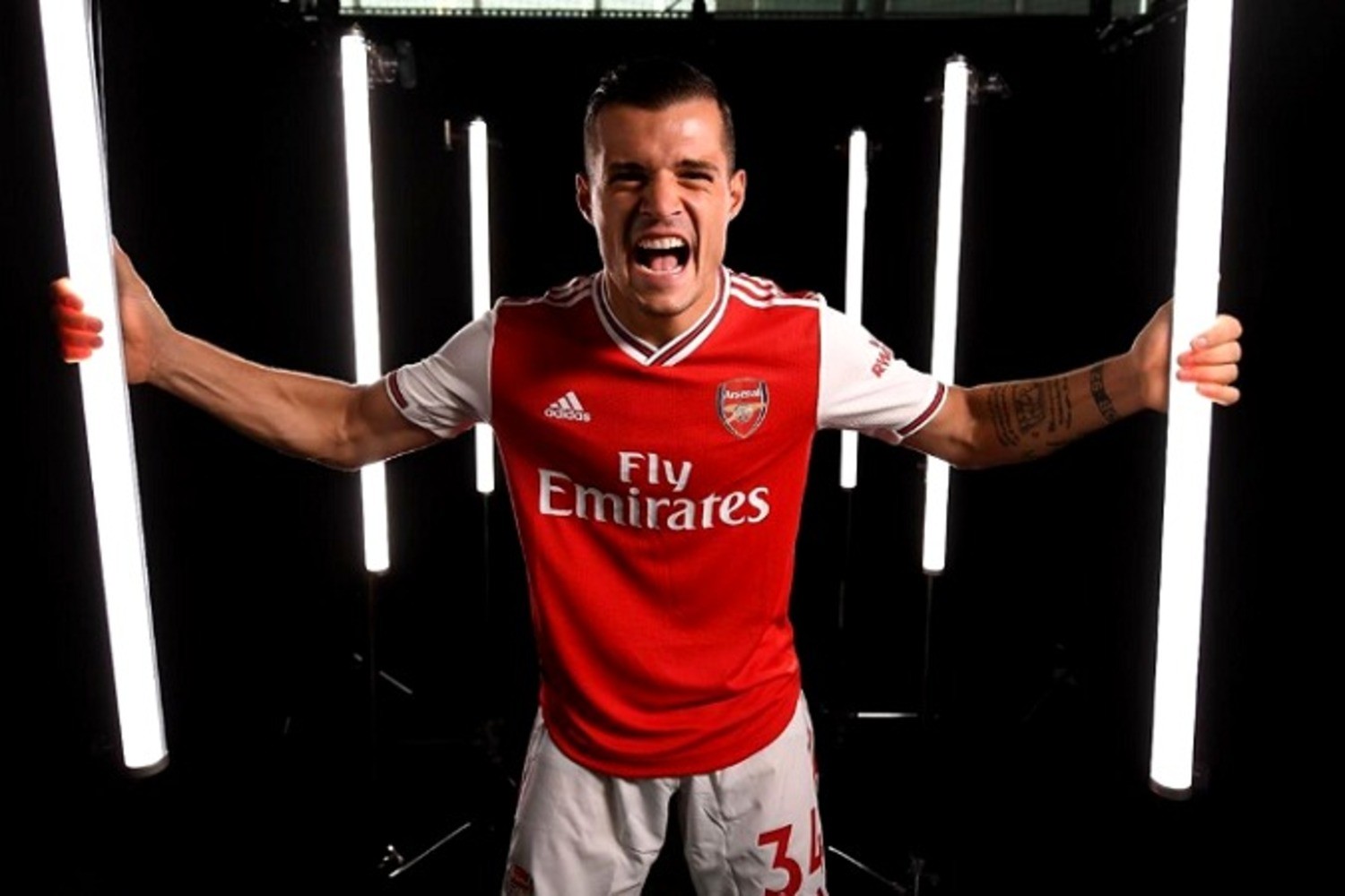 Granit Xhaka transferową przynętą? Arsenal chce ściągnąć innego zawodnika dzięki jego sprzedaży