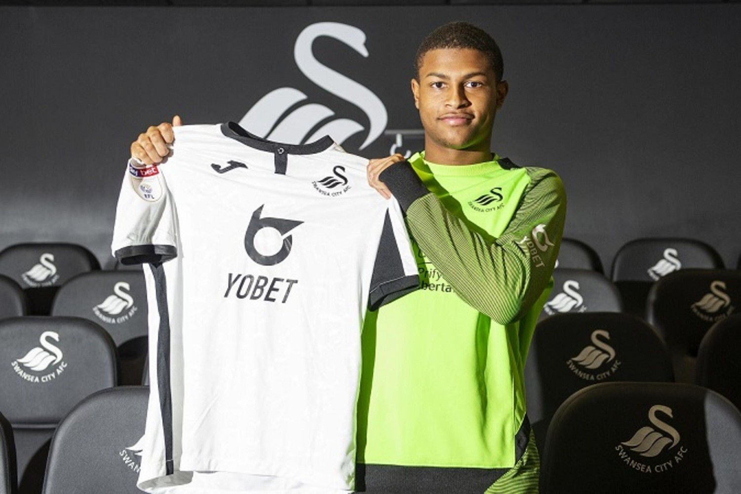 OFICJALNIE: Rhian Brewster opuszcza Liverpool. Anglik przechodzi do Swansea City