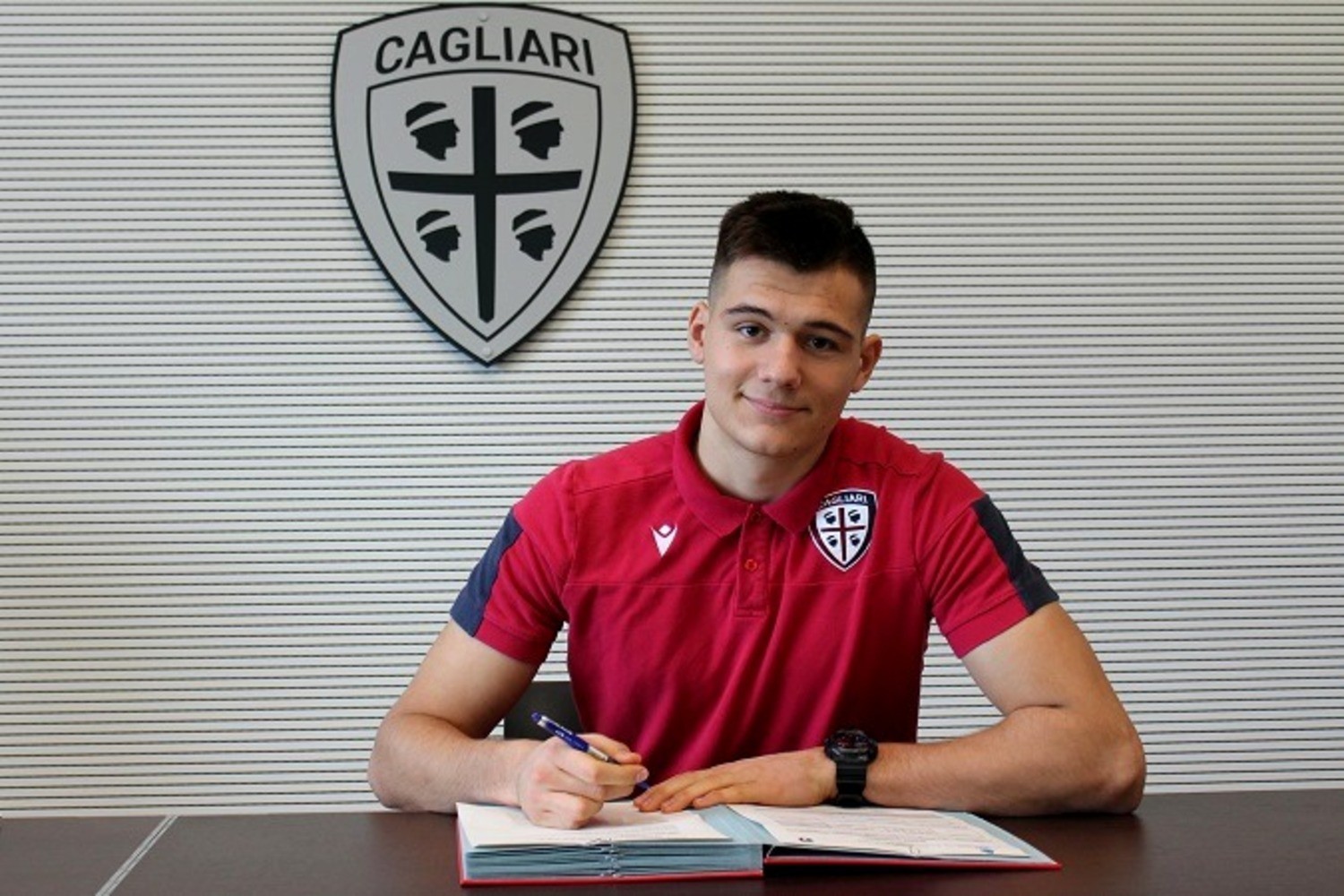 OFICJALNIE: Maciej Mas w Cagliari