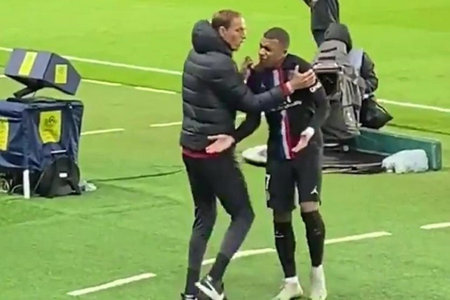 Mbappé ponownie ignorował Tuchela. „Nie gramy w tenisa, gramy w futbol” [WIDEO]