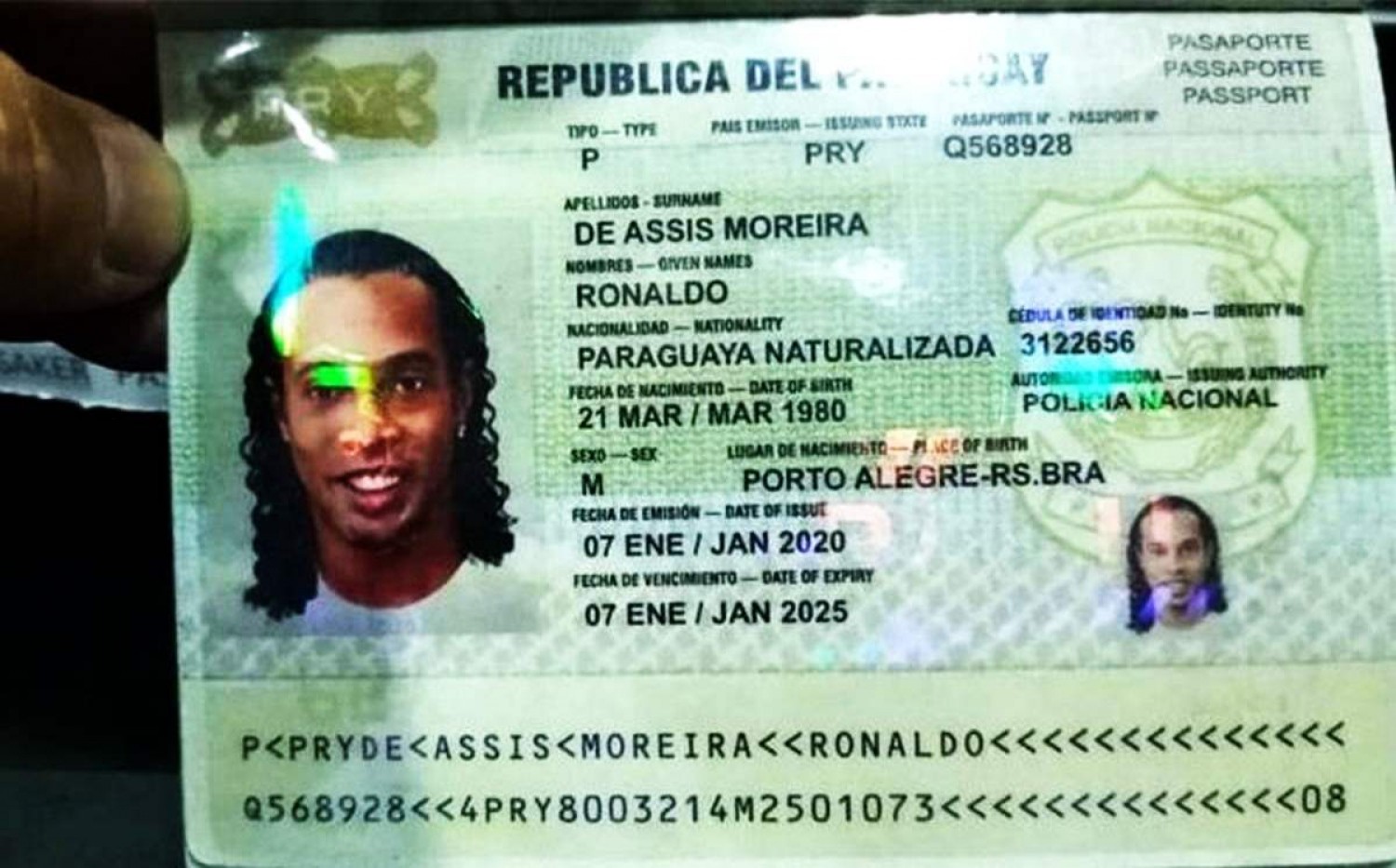 Ronaldinho nielegalnie przetrzymywany w Paragwaju?!