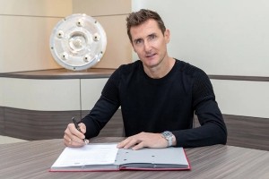 OFICJALNIE: Zespół Miroslava Klose z dwoma transferami w Deadline Day