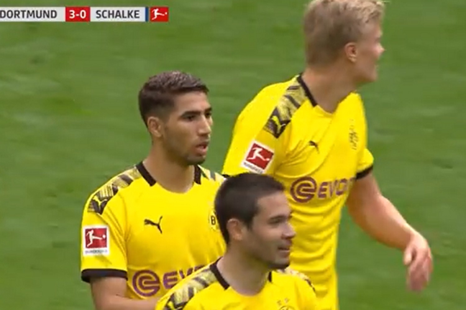 Bundesliga: Borussia Dortmund nie przespała przerwy. Wysokie zwycięstwo w derbach z Schalke 04 [WIDEO]