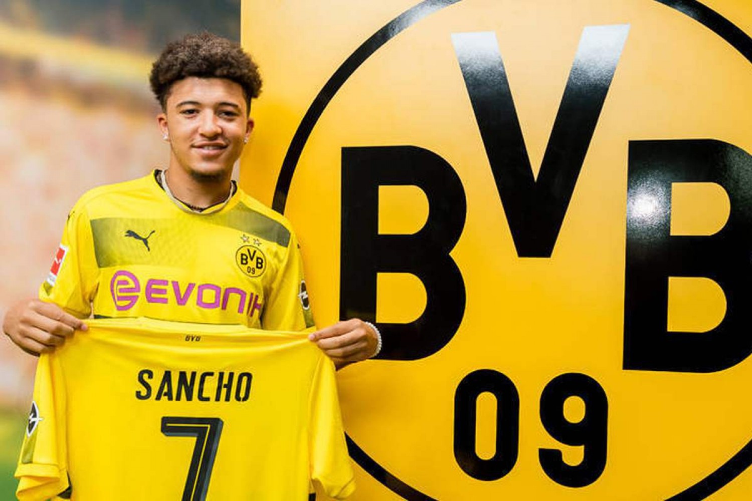 Władze Borussii Dortmund szczerze o niedoszłym transferze Sancho. „Manchester United źle ocenił sytuację”