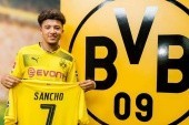 Borussia Dortmund i Manchester United obstają przy swoim w sprawie Sancho