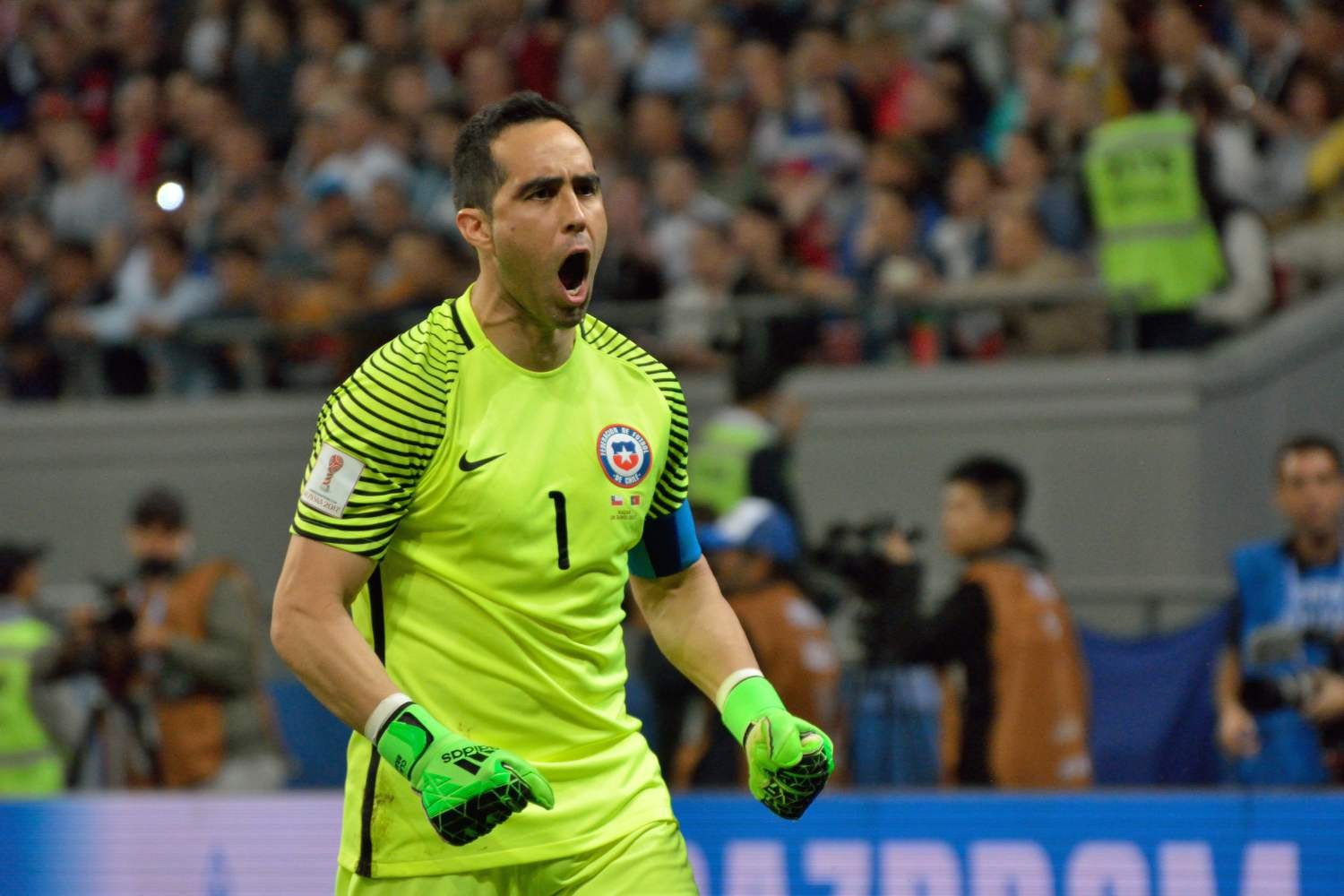 POTWIERDZONE: Claudio Bravo latem odejdzie z Betisu