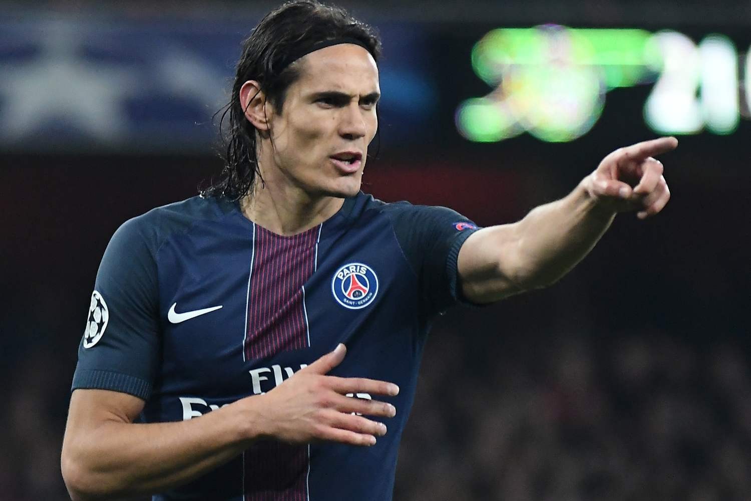 Cavani o krok od hitowego transferu. Urugwajczyk zagra w Premier League