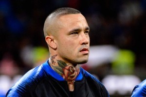 Radja Nainggolan zaoferował się interesantom. „Taka roczna pensja to żadna przesada”