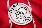 OFICJALNIE: Ajax zaskoczył transferem 18-letniego pomocnika