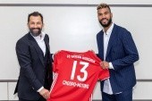 Éric Maxim Choupo-Moting poza kadrą Kamerunu przez kuriozalną pomyłkę