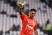 Pięć klubów po Gianluigiego Buffona. 43-latek skusi się na transfer?!