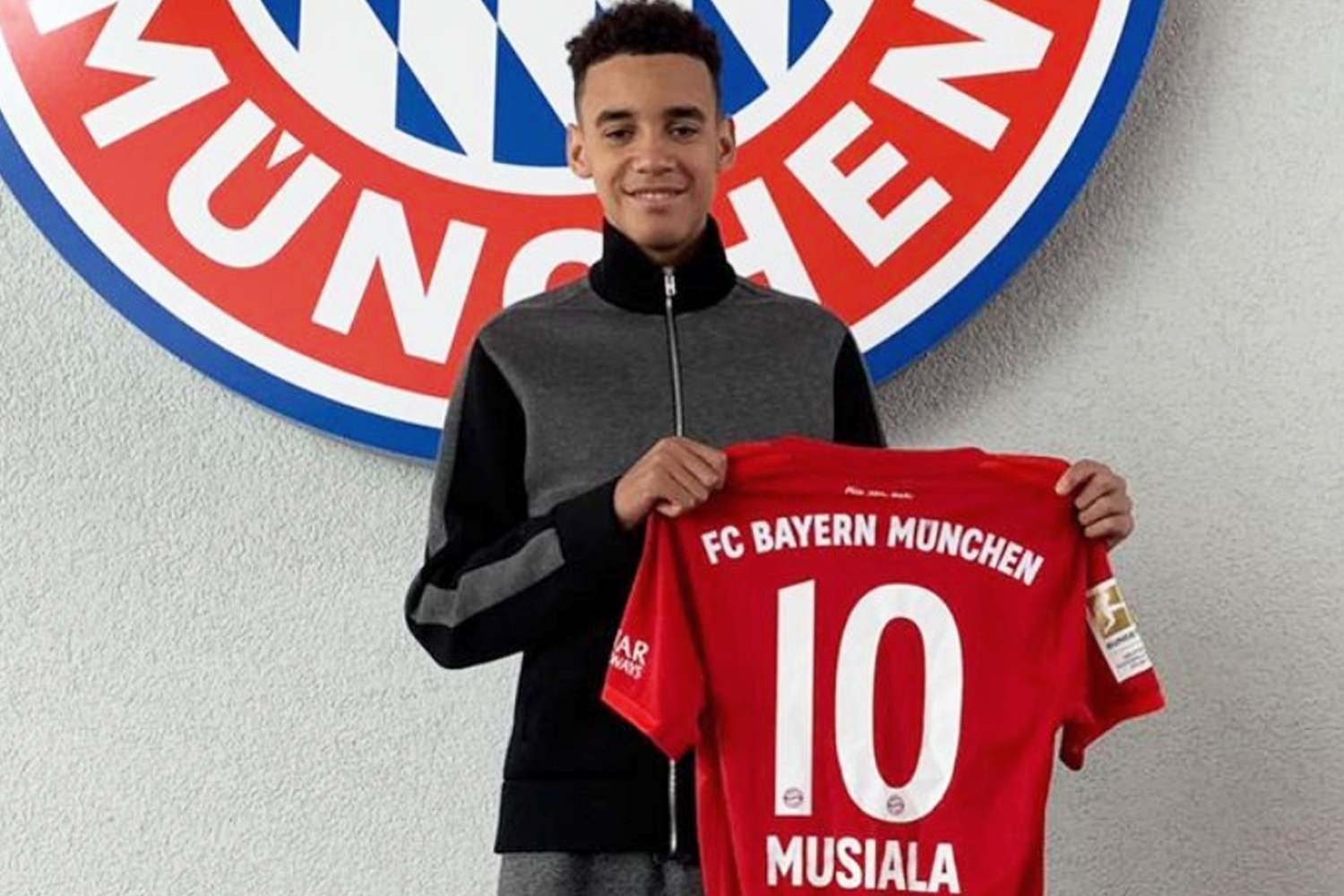 Jamal Musiala, najmłodszy strzelec bramki dla Bayernu Monachium w Lidze Mistrzów, wybrał kadrę narodową