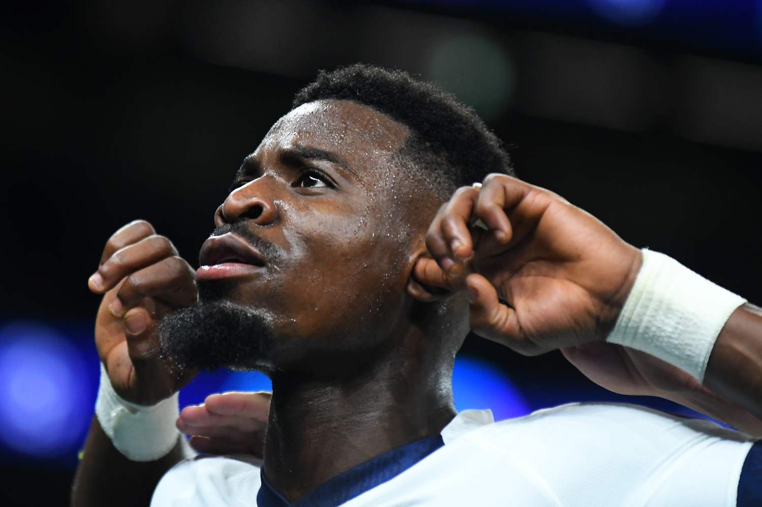 OFICJALNIE: Serge Aurier podpisał kontrakt z nową drużyną