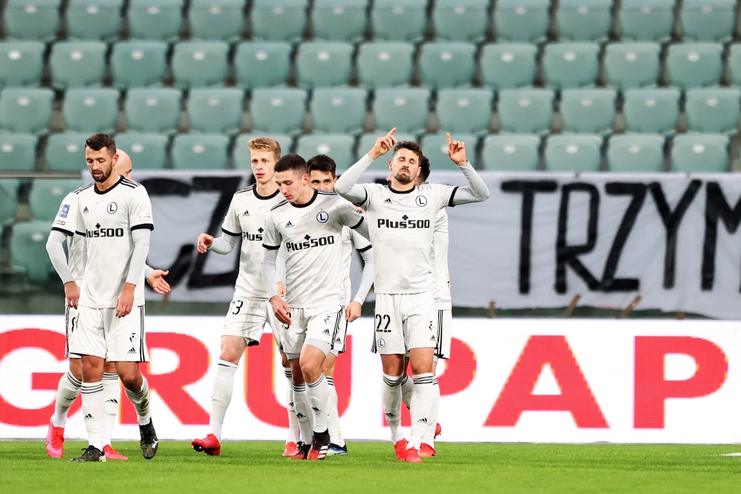 Legia Warszawa lepsza od Śląska Wrocław. Wszołek zadedykował bramkę zmarłemu bliskiemu