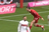 Robert Lewandowski coraz bliżej rekordu Gerda Müllera. Hat-trick Polaka [WIDEO]