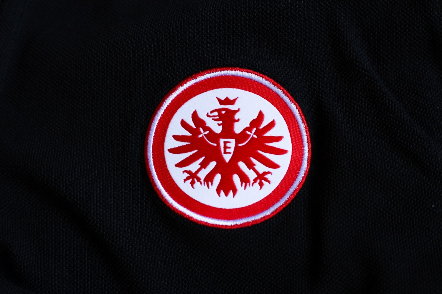 Eintracht Frankfurt nie zatrzyma rozchwytywanego napastnika. Będzie walczyć o uzyskanie 80 milionów euro