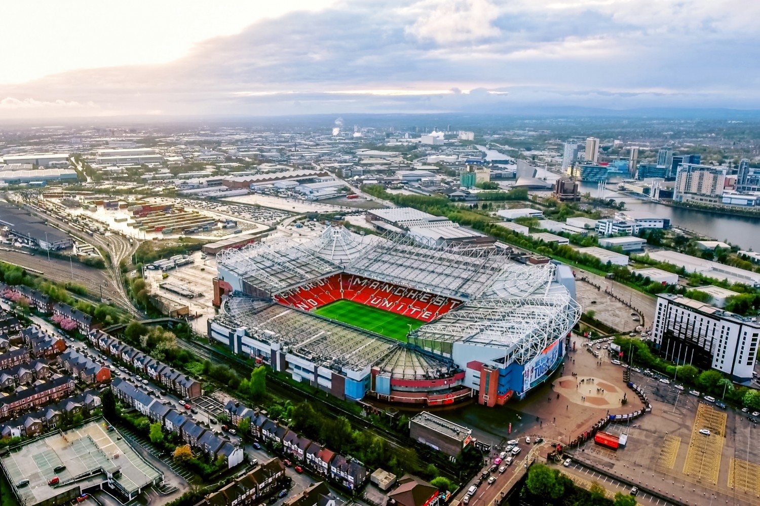 Manchester United przymierza się do modernizacji Old Trafford. Władze rozważają zburzenie legendarnego stadionu!