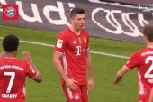 Robert Lewandowski nie do zatrzymania. Polak z hat-trickiem [WIDEO]