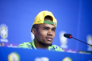 OFICJALNIE: Douglas Costa zasila szeregi czwartoligowca
