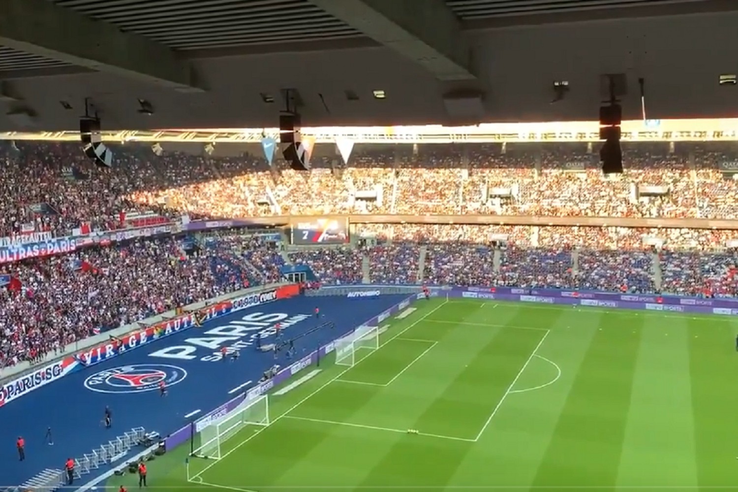 Kylian Mbappé wygwizdany przez fanów PSG [WIDEO]