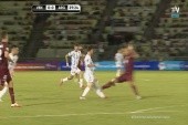 Lionel Messi ofiarą brutalnego faulu Adriána Martíneza [WIDEO]