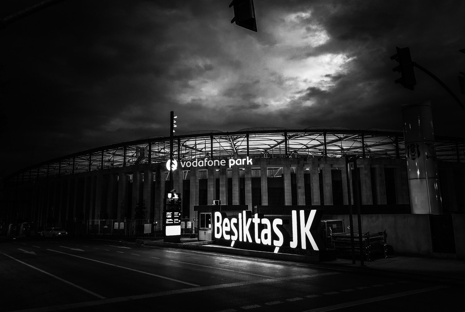 Beşiktaş przechwycił defensora Wolverhampton