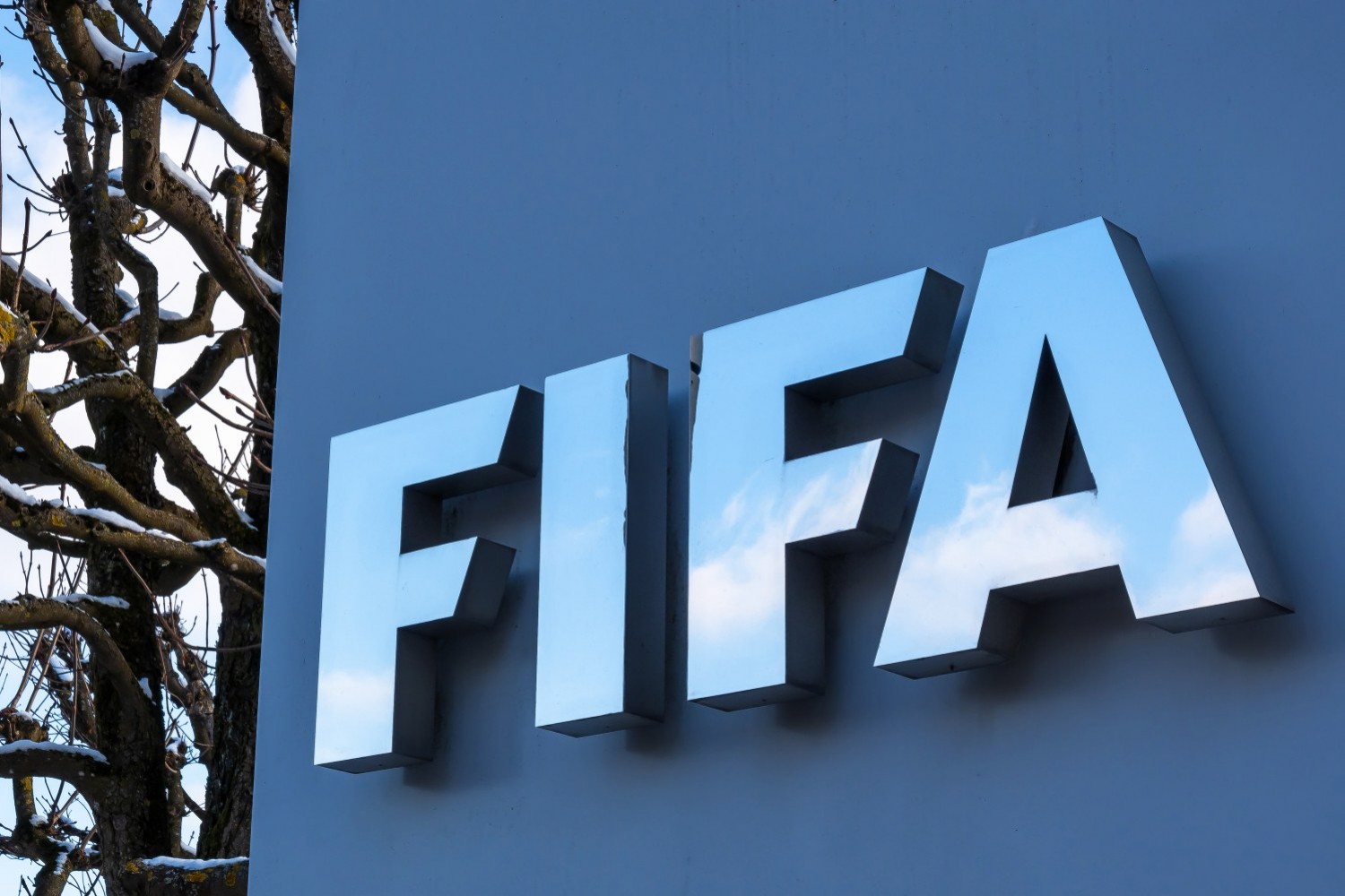 UEFA i CONMEBOL idą na wojnę z FIFA