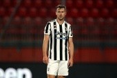 Aaron Ramsey dał sygnał do wyścigu. PIĘĆ klubów rusza do rywalizacji