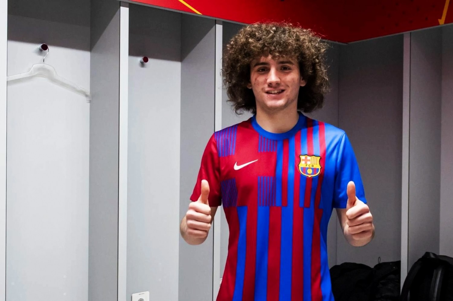 FC Barcelona with an interesting transfer from the 17-year-old. First, it  is to show up in the reserves [OFICJALNIE] - SparkChronicles